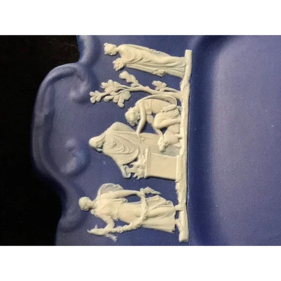 Antique 1878 Wedgwood Cobalt Blue Jasperware Large Plate Sacrifice Figures - Picture 4 of 7